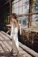Load image into Gallery viewer, Pearls Straps Elegant Vintage Wedding Gowns