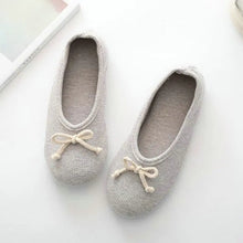 Load image into Gallery viewer, Lovely Bowtie Autumn Women Home Slippers