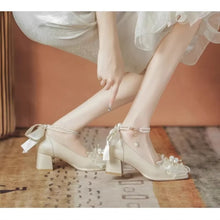Load image into Gallery viewer, pearl versatile square-toe pumps for women
