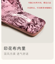 Load image into Gallery viewer, Luxury Silk Print Design Flat Slippers Women Sweet Butterfly Knot Decoration Modern Slippers Comfortable Elegant Home Slippers