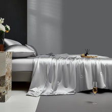 Load image into Gallery viewer, 100% Muberry Silk Fill Summer Quilt