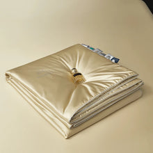 Load image into Gallery viewer, 100% Muberry Silk Fill Summer Quilt