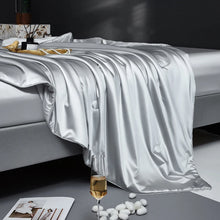 Load image into Gallery viewer, 100% Muberry Silk Fill Summer Quilt