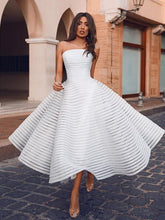 Load image into Gallery viewer, Princess Short Wedding Dress