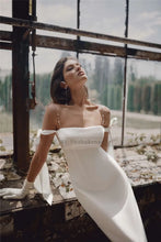 Load image into Gallery viewer, Pearls Straps Elegant Vintage Wedding Gowns
