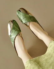 Load image into Gallery viewer, Soft Leather Blocked Square Toe Slippers
