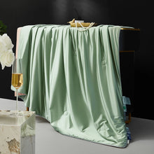 Load image into Gallery viewer, 100% Muberry Silk Fill Summer Quilt
