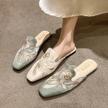 Load image into Gallery viewer, Velour Embroidery Flower Slippers
