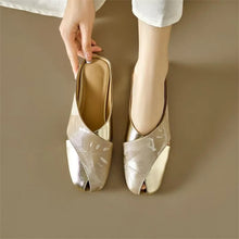Load image into Gallery viewer, Soft Leather Blocked Square Toe Slippers
