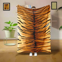 Load image into Gallery viewer, Heart Print Blanket
