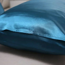 Load image into Gallery viewer, 100% Natural Mulberry Silk Pillow Case
