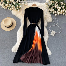 Load image into Gallery viewer, Retro Print Pleated Dress
