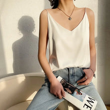 Load image into Gallery viewer, 100 silk real  slim v-neck  camisole

