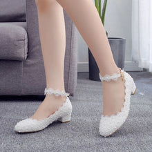 Load image into Gallery viewer, Women Shoes White Pink Lace
