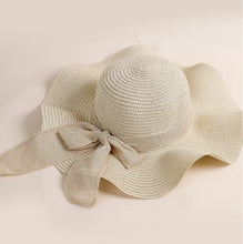 Load image into Gallery viewer, Bow Beach  Oversize Straw Hat
