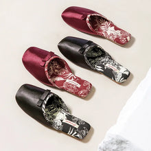 Load image into Gallery viewer, Luxury Silk Print Design Flat Slippers Women Sweet Butterfly Knot Decoration Modern Slippers Comfortable Elegant Home Slippers
