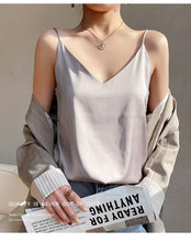 Load image into Gallery viewer, 100 silk real  slim v-neck  camisole
