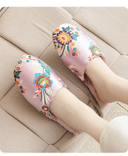 Load image into Gallery viewer, Embroidered Flower Slippers
