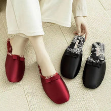 Load image into Gallery viewer, Women&#39;s Silk  Slippers

