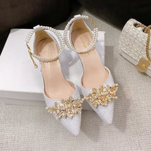 Load image into Gallery viewer, Pointed Metal Beaded  Wedding Pump
