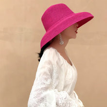 Load image into Gallery viewer, Folding Beach Hat
