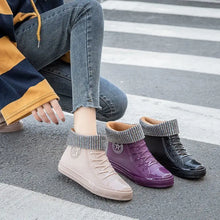 Load image into Gallery viewer, Warm Womens Rain Shoes With Fur
