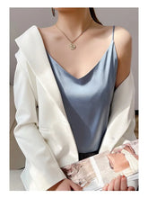 Load image into Gallery viewer, 100 silk real  slim v-neck  camisole
