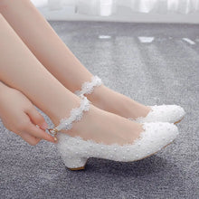 Load image into Gallery viewer, Women Shoes White Pink Lace
